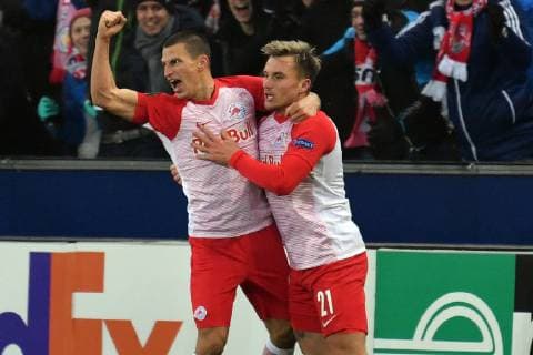 Goal celebration Fredrik GULBRANDSEN Salzburg re after goal to 1 0 with Stefan LAINER Salzburg action jubilation joy enthusiasm football Europa League group phase group B 5 matchday FC Salzburg SL RB Leipzig L 1 0 at 29 11 2018 stadium Salzburg