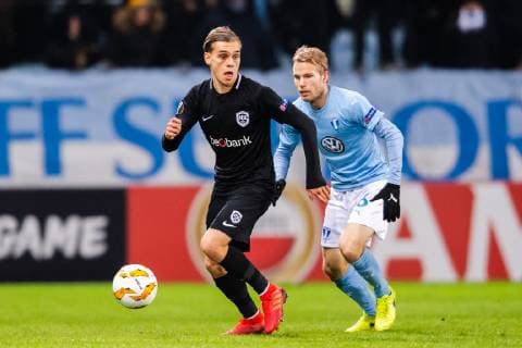 181129 Leandro Trossard of Genk and Oscar Lewicki of Malmö FF during the Europa league match between Malmö FF and Genk on November 29, 2018 in Malmö. Photo: Petter Arvidson BILDBYRN kod PA 92161  Copyright: PETTERxARVIDSON BB181129PA016