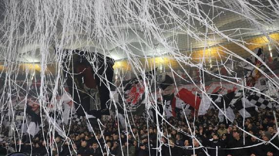 29 11 2018 GER Frankfurt am Main Commerzbankarena Europa League Eintracht Frankfurt SGE Olympique Marseille brilliant choreography of the fans Ultras in the curve DFL regulations prohibit any use of photographs as image sequences and or quasi video