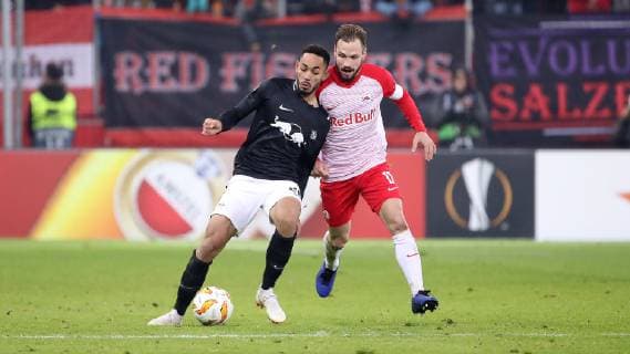 Salzburg RB Leipzig Football Euro League Salzburg 29 11 2018 Red Bull Arena Football UEFA Europa League Group B 5 Matchday FC Red Bull Salzburg vs. RB Leipzig 1 0 0 0 In the picture from left Matheus Cunha 20 RB Leipzig and Andreas Ulmer 17 Salzburg According to UEFA specifications, it is forbidden to exploit or have exploited photographs taken in the stadium and or from the match in the form of sequence images or video-like photo sequences