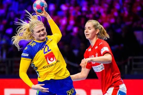 Handball, EM, Damen, Dänemark - Schweden 181130 Hanna Blomstrand of Sweden during the EHF European WomenÕs Handball Championship match between Denmark and Sweden on November 30, 2018 in Nantes. Photo: Ludvig Thunman BILDBYRN kod LT 35557  Copyright: LUDVIGxTHUNMAN BB181130LT119
