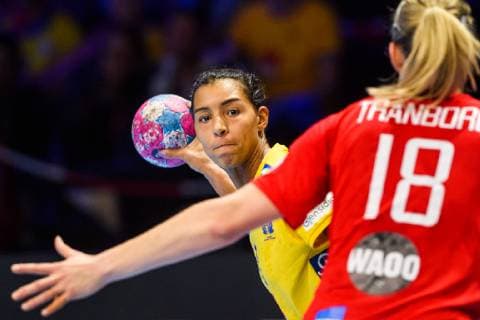 Handball, EM, Damen, Dänemark - Schweden 181130 Jamina Roberts of Sweden during the EHF European WomenÕs Handball Championship match between Denmark and Sweden on November 30, 2018 in Nantes. Photo: Ludvig Thunman BILDBYRN kod LT 35557  Copyright: LUDVIGxTHUNMAN BB181130LT134