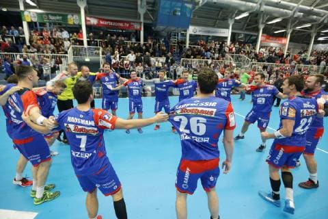 The players of HBW Balingen Weilstetten celebrate the victory at the game TUSEM Essen vs. HBW Balingen Weilstetten Handball 2 Bundesliga 30 11 2018 TUSEM Essen vs. HBW Balingen Weilstetten Handball 2 Bundesliga 30 11 2018 Essen Copyright: xEIBNER MarioxHommesx EP_MHS