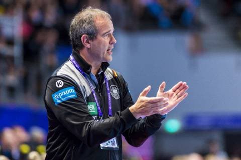 Brest France 01 December 2018 EHF EM 2018 Women Norway vs Germany Coach Henk Groener Germany Gesture gesture gesture gesticulated Brest Arena Brest France