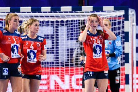 181201 Sanna Solberg of Norway looks dejected during the EHF European WomenÕs Handball Championship match between Norway and Germany on December 1, 2018 in Brest. Photo: Fredrik Varfjell BILDBYRN kod FV 150167  Copyright: FREDRIKxVARFJELL BB181201FV019