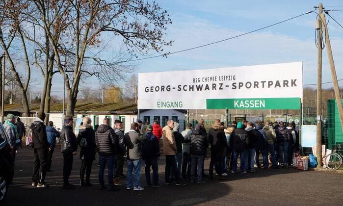Leipzig 01 12 2018 Georg Schwarz Sportpark Fussball Oberliga BSG Chemie Leipzig vs. BSG Wismut Gera 2 2 1 1 In the picture entrance to the Georg Schwarz Sportpark Only for todays match the Chemie Stadion of the Alfred Kunze Sportpark was renamed Georg Schwarz Sportpark the name of the stadium in former GDR times
