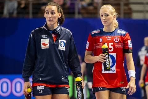 181201 Marta Tomac and Linn Jorum Sulland of Norway look dejected after the EHF European Women?s Handball Championship match between Norway and Germany on December 1, 2018 in Brest. Photo: Fredrik Varfjell BILDBYRAN kod FV 150167  Copyright: FREDRIKxVARFJELL BB181201FV031