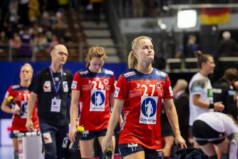 181201 Marit Rosberg Jacobsen of Norway looks dejected after the EHF European Women?s Handball Championship match between Norway and Germany on December 1, 2018 in Brest. Photo: Fredrik Varfjell BILDBYRAN kod FV 150167  Copyright: FREDRIKxVARFJELL BB181201FV034