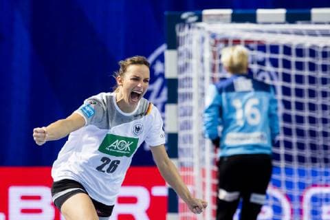 181201 Angie Geschke of Germany celebrates during the EHF European Women?s Handball Championship match between Norway and Germany on December 1, 2018 in Brest. Photo: Fredrik Varfjell BILDBYRAN kod FV 150167  Copyright: FREDRIKxVARFJELL BB181201FV040