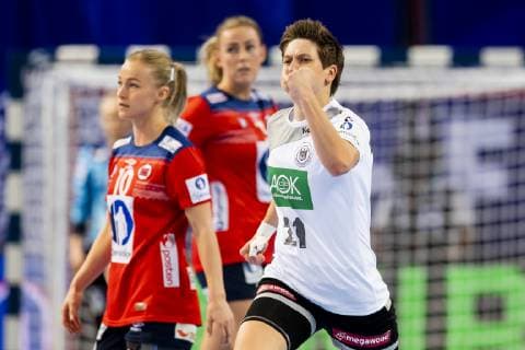 181201 Ina Großmann of Germany celebrates during the EHF European Women?s Handball Championship match between Norway and Germany on December 1, 2018 in Brest. Photo: Fredrik Varfjell BILDBYRAN kod FV 150167  Copyright: FREDRIKxVARFJELL BB181201FV041