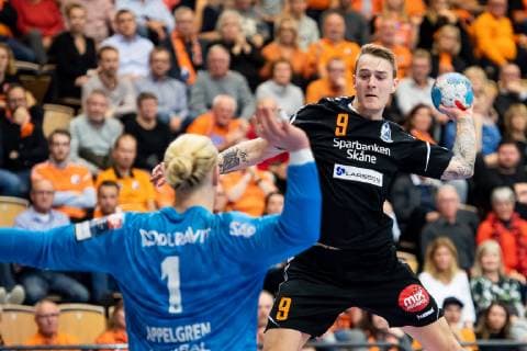 Handball, CL, IFK Kristianstad - Rhein-Neckar Löwen 181201 Kristianstads Tore Stig Moen Nilsen och Rhein-Neckar Löwens malvakt Mikael Appelgren under handbollsmatchen i Champions League mellan IFK Kristianstad och Rhein Neckar Löwen den 1 december 2018 i Kristianstad.  Copyright: AvdoxBilkanovic BB181201AB059