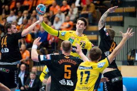 181201 Rhein-Neckar Löwens Filip Taleski under handbollsmatchen i Champions League mellan IFK Kristianstad och Rhein Neckar Löwen den 1 december 2018 i Kristianstad.  Copyright: AvdoxBilkanovic BB181201AB077
