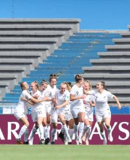 Fußball, Damen U17 WM, Neuseeland - Kanada New Zealand s players jubilate a goal during the Women s Under 17 World Cup match for the third position, between New Zealand and Canada, in Montevideo, Uruguay, 01 December 2018. New Zealand vs. Canada !ACHTUNG: NUR REDAKTIONELLE NUTZUNG!  Copyright: xRaulxMartinezx AME3836 20181201-636792963324280899