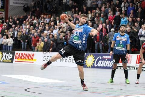 Georg Poehle HSG Nordhorn Lingen 94 leads one seven meter TuS N Luebbecke vs HSG Nordhorn Lingen Handball 2 Bundesliga 01 12 2018 TuS N Luebbecke vs HSG Nordhorn Lingen Handball 2 Bundesliga 01 12 2018 Luebbecke Copyright: xEibner Jan_Strohdiekx EP_JSK