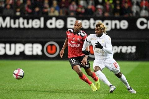 07 ALLAN SAINT MAXIMIN (NICE) - 15 JEREMY SORBON (EAG) FOOTBALL : Guingamp vs Nice - Ligue 1 Conforama - 01 12 2018 FEP Panoramic 