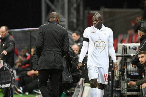 09 MARIO BALOTELLI (NICE) - PATRICK VIEIRA (ENTRAINEUR NICE) - COLERE FOOTBALL : Guingamp vs Nice - Ligue 1 Conforama - 01 12 2018 FEP Panoramic 