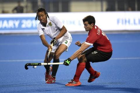 BHUBANESWAR, INDIA - DECEMBER 02 : Tyson Dlungwana of South Africa, Sarmento Matthew of Canada HOCKEY SUR GAZON : Coupe du monde - Canada vs afique du sud - Bhubaneswar - 02 12 2018 PhotoNews Panoramic 