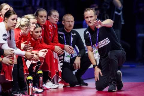 181202 Klavs Bruun J¿rgensen, head coach of Denmark during the EHF European WomenÕs Handball Championship match between Poland and Denmark on November 2, 2018 in Nantes. Photo: Ludvig Thunman BILDBYRN kod LT 35558  Copyright: LUDVIGxTHUNMAN BB181202LT010