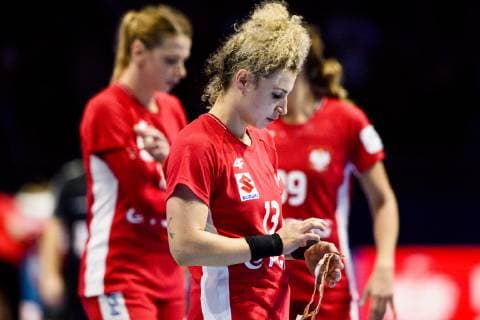 181202 Sylwia Matuszczyk of Poland looks dejected after the EHF European WomenÕs Handball Championship match between Poland and Denmark on November 2, 2018 in Nantes. Photo: Ludvig Thunman BILDBYRN kod LT 35558  Copyright: LUDVIGxTHUNMAN BB181202LT026