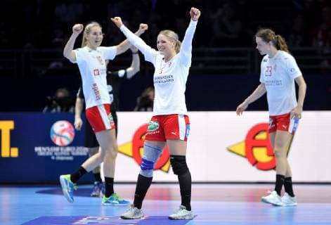 2018.12.02 Nantes Pilka reczna, EHF Mistrzostwa Europy kobiet Francja 2018 Polska - Dania N z Fie Woller of Denmark Foto Rafal Rusek PressFocus 2018.12.02 Nantes Handball EHF Euro Women s France 2018 Poland - Denmark Fie Woller of Denmark Credit: Rafal Rusek PressFocus NEWSPIX.PL --- Newspix.pl FRANCE OUT!  20181202PF_RR130