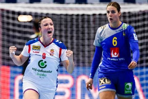 181202 Katarina Krpez Slezak of Serbia celebrates and Carin Strömberg of Sweden looks dejected during the EHF European WomenÕs Handball Championship match between Sweden and Serbia on December 2, 2018 in Nantes. Photo: Ludvig Thunman BILDBYRN kod LT 35559  Copyright: LUDVIGxTHUNMAN BB181202LT055