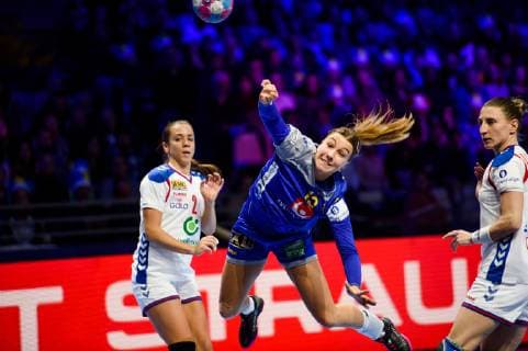 181202 Anna Lagerquist of Sweden during the EHF European WomenÕs Handball Championship match between Sweden and Serbia on December 2, 2018 in Nantes. Photo: Ludvig Thunman BILDBYRN kod LT 35559  Copyright: LUDVIGxTHUNMAN BB181202LT057