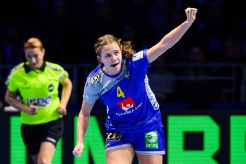 181202 Olivia Mellegard of Sweden celebrates during the EHF European WomenÕs Handball Championship match between Sweden and Serbia on December 2, 2018 in Nantes. Photo: Ludvig Thunman BILDBYRN kod LT 35559  Copyright: LUDVIGxTHUNMAN BB181202LT065