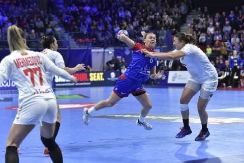 Kochetova Anna vs Jankovic Durdina HANDBALL : Championnat d Europe Feminin 2018 - Nancy 02 12 2018 - Russie vs Montenegro - 1er Tour MAO Panoramic 