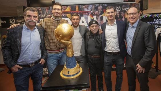 Press Conference Handball WM 2019 Cabin Lanxess Arena Cologne Germany Date 03 12 2018 From left Heiner Brand Carsten Lichtlein Lukas Podolski Janus Fröhlich Henning Fritz Mark Schober