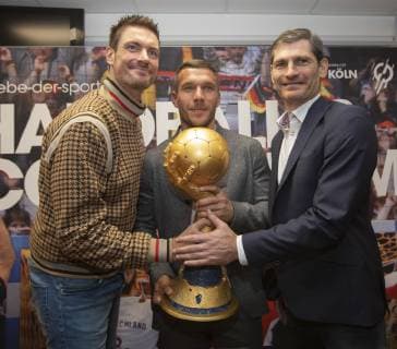 Press Conference Handball WM 2019 Cabin Lanxess Arena Cologne Germany Date 03 12 2018 Left Carsten Lichtlein Middle Lukas Podolski Right Henning Fritz