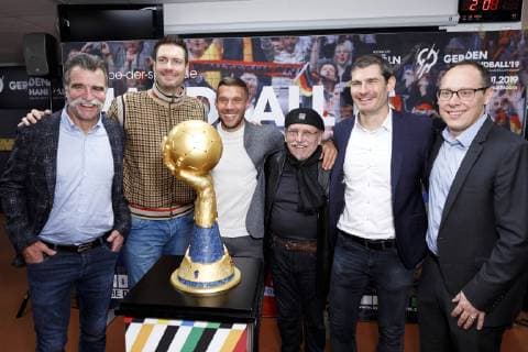 Heiner Brand Carsten Lichtlein Lukas Podolski Janus Fröhlich Henning Fritz and Mark Schober at the press conference for the Handball World Cup 2019 Handball Is Coming Home in the 2007 World Cup booth in the Lanxess Arena Cologne 03 12 2018 Foto:xC.xHardtx xFuturexImage