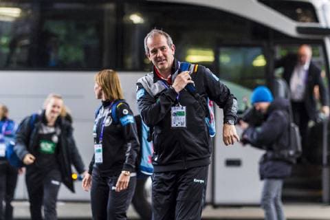 Handball Women European Championship Germany Romania Preliminary Round Group D 2 Matchday in the Brest Arena Coach Henk Groener Germany Arrival in the Arena Brest Arena Brest France