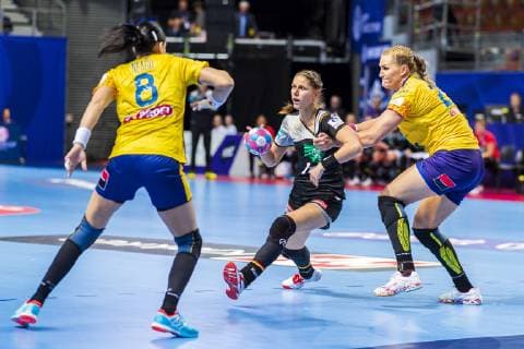 Handball Women European Championship Germany Romania Preliminary Round Group D 2 Matchday in the Brest Arena v li Cristina Georgiana Neagu Romania Xenia Smits Germany Metz Crina Elena Pintea Romania Brest Arena Brest France