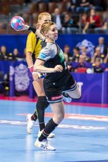 Handball Women European Championship Germany Romania Preliminary Round Group D 2 Matchday at the Brest Arena Marlene Zapf Germany Metzingen Brest Arena Brest France
