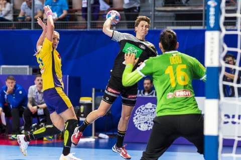 Handball Women European Championship Germany Romania Preliminary Round Group D 2 Matchday in the Brest Arena Crina Elena Pintea Romania Julia Behnke Germany Metzingen Denisa Stefania Dedu Romania Brest Arena Brest France