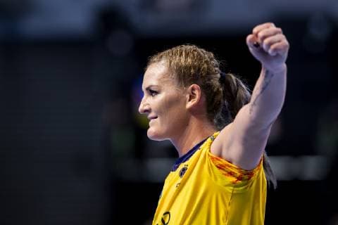 181203 Crina Pintea of Romania celebrates during the EHF European Women?s Handball Championship match between Germany and Romania on December 3, 2018 in Brest. Photo: Fredrik Varfjell BILDBYRAN kod FV 150171  Copyright: FREDRIKxVARFJELL BB181203FV040