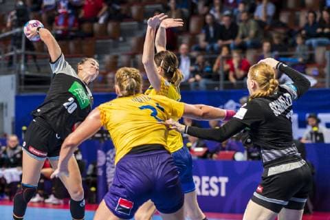 Handball Women European Championship Germany Romania Preliminary Round Group D 2 Matchday in the Brest Arena v li Emily Boelk Bölk Germany Thuringia HC Crina Elena Pintea Romania Meike Schmelzer Germany Thuringia HC Brest Arena Brest France