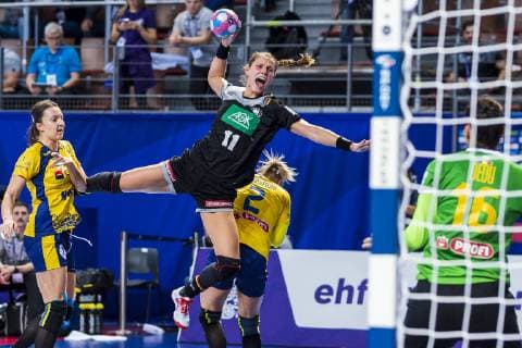 Handball Women European Championship Germany Romania Preliminary Round Group D 2 Matchday in the Brest Arena v li Eliza Buceschi Romania Xenia Smits Germany Metz Aneta Udristioiu Romania Denisa Stefania Dedu Romania Brest Arena Brest France