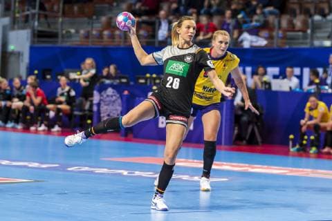 Handball Women European Championship Germany Romania Preliminary Round Group D 2 Matchday in the Brest Arena Angie Geschke Germany Oldenburg at the 7 Meter Brest Arena Brest France