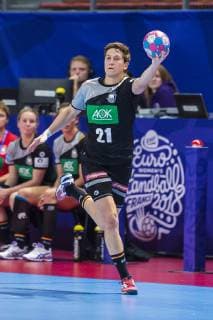 Handball Women European Championship Germany Romania Preliminary Round Group D 2 Matchday in the Brest Arena Ina Grossmann Germany Thueringer HC Brest Arena Brest France