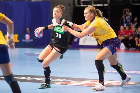 20 Emily Bölk Germany 21 Crina Pintea Romania Germany vs. Romania European Championship Handball Women 03 12 2018 Germany vs. Romania European Championship Handball Women 03 12 2018 Brest Copyright: xEIBNER Michael_Schmidtx EP_MST