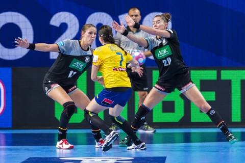 Handball Women European Championship Germany Romania Preliminary Round Group D 2 Matchday in the Brest Arena v read Xenia Smits Germany Metz Eliza Buceschi Romania Emily Boelk B lk Germany Thueringer HC Brest Arena Brest France