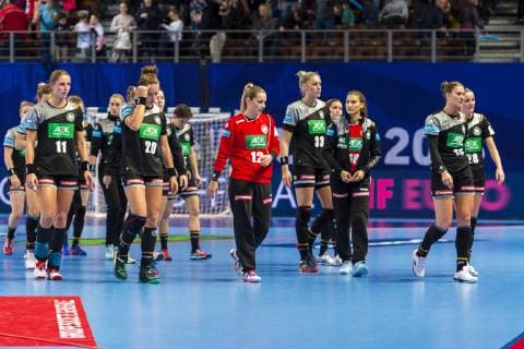 handball women european championship germany romania preliminary round group D 2 matchday in the brest arena the team disappointed disappointed disappointed dejected frustrated frustrated frustrated brest arena brest france