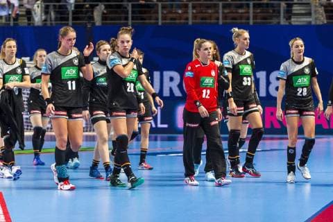 handball women european championship germany romania preliminary round group D 2 matchday in the brest arena the team disappointed disappointed disappointed dejected frustrated frustrated frustrated brest arena brest france
