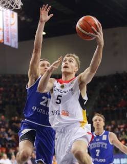 Ludwigsburg FIBA Basketball World Cup Qualifier 2019 Germany vs. Estonia from left Janari Joesaar EST Niels Giffey Deut