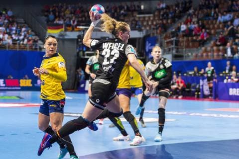Handball Women European Championship Germany Romania Preliminary Round Group D 2 Matchday at Brest Arena Maren Weigel Germany Metzingen Brest Arena Brest France