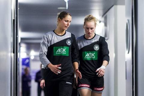 Handball Women European Championship Germany Romania Preliminary Round Group D 2 Matchday in the Brest Arena v li Xenia Smits Germany Metz Maren Weigel Germany Metzingen Brest Arena Brest France