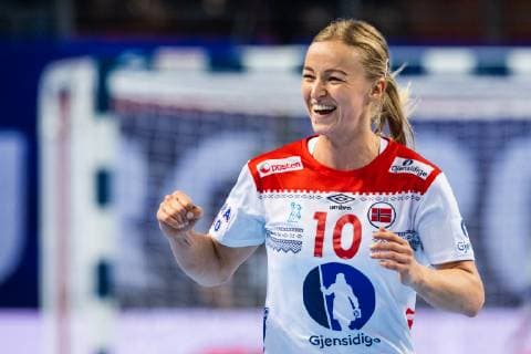 Handball, EM Damen, Norwegen - Tschechien 181203 Stine Bredal Oftedal of Norway celebrates during the EHF European Women?s Handball Championship match between Czech Republic and Norway on December 3, 2018 in Brest. Photo: Fredrik Varfjell BILDBYRAN kod FV 150172  Copyright: FREDRIKxVARFJELL BB181203FV099