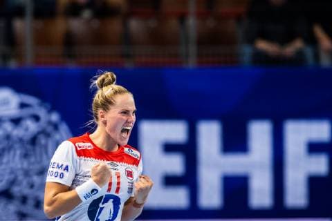 181203 Malin Aune of Norway celebrates during the EHF European Women?s Handball Championship match between Czech Republic and Norway on December 3, 2018 in Brest. Photo: Fredrik Varfjell BILDBYRAN kod FV 150172  Copyright: FREDRIKxVARFJELL BB181203FV107