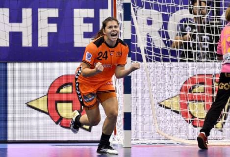 03-12-2018 HANDBAL: 13TH WOMENS EUROPEAN HANDBALL CHAMPIONSHIP: NEDERLAND-SPANJE: MONTBELIARD Martine Smeets (NED) juicht na haar score Foto: SCS Soenar Chamid xVIxVIxImagesx xSoenarxChamidxsportfotografiexIVx 12976465